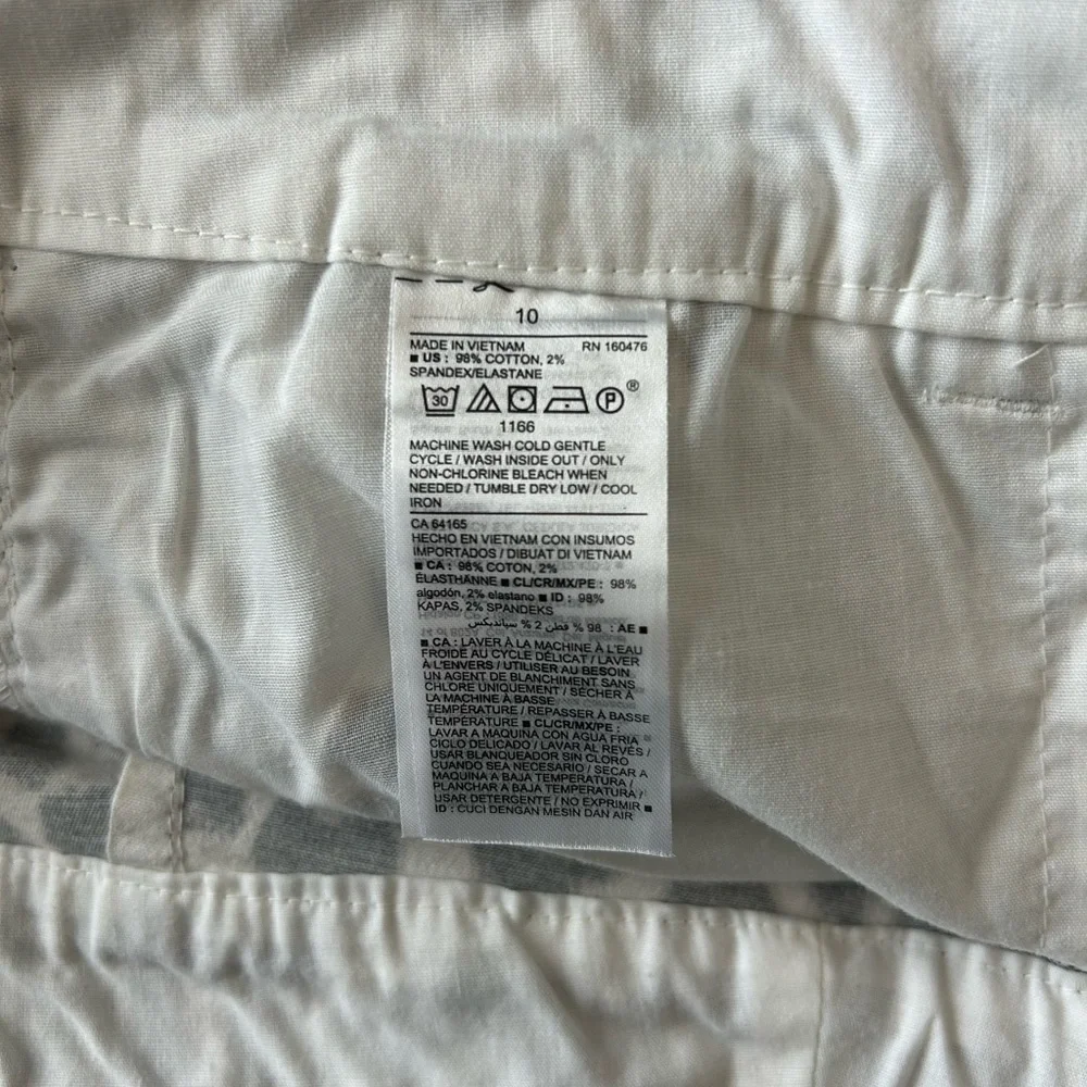 NWT Old Navy leopard Everyday Shorts. Size 10. Midrise. 3.5 inch inseam. NEW! - Picture 7 of 11